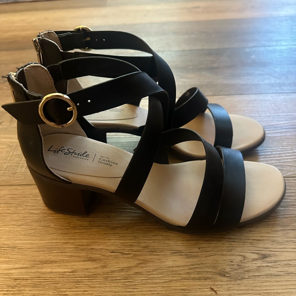 Life Stride W9 - Heritage Strappy Block Heel Black Sandals | great condition!